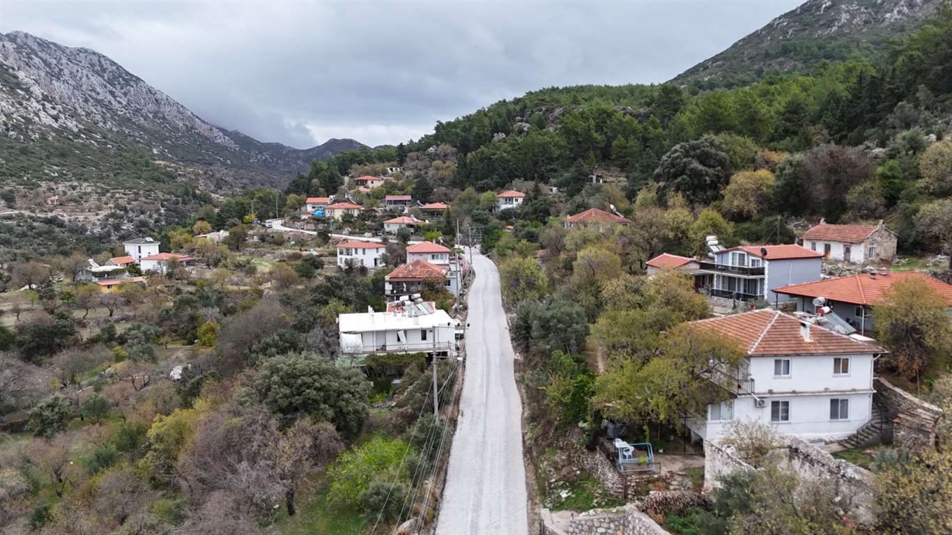 3 kırsal mahallede yol yenileme çalışmaları tamamlandı haberi