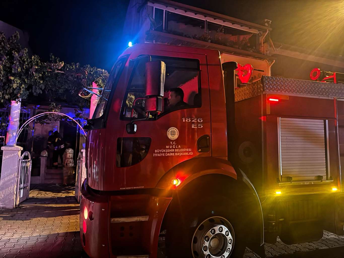  Menteşe’de buzdolabı yangını paniğe neden oldu haberi