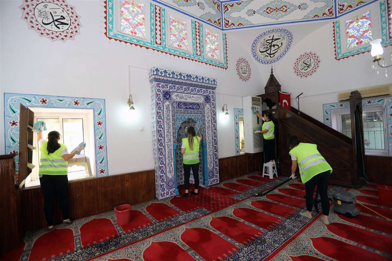    Muğla'da camiler bayrama hazır haberi