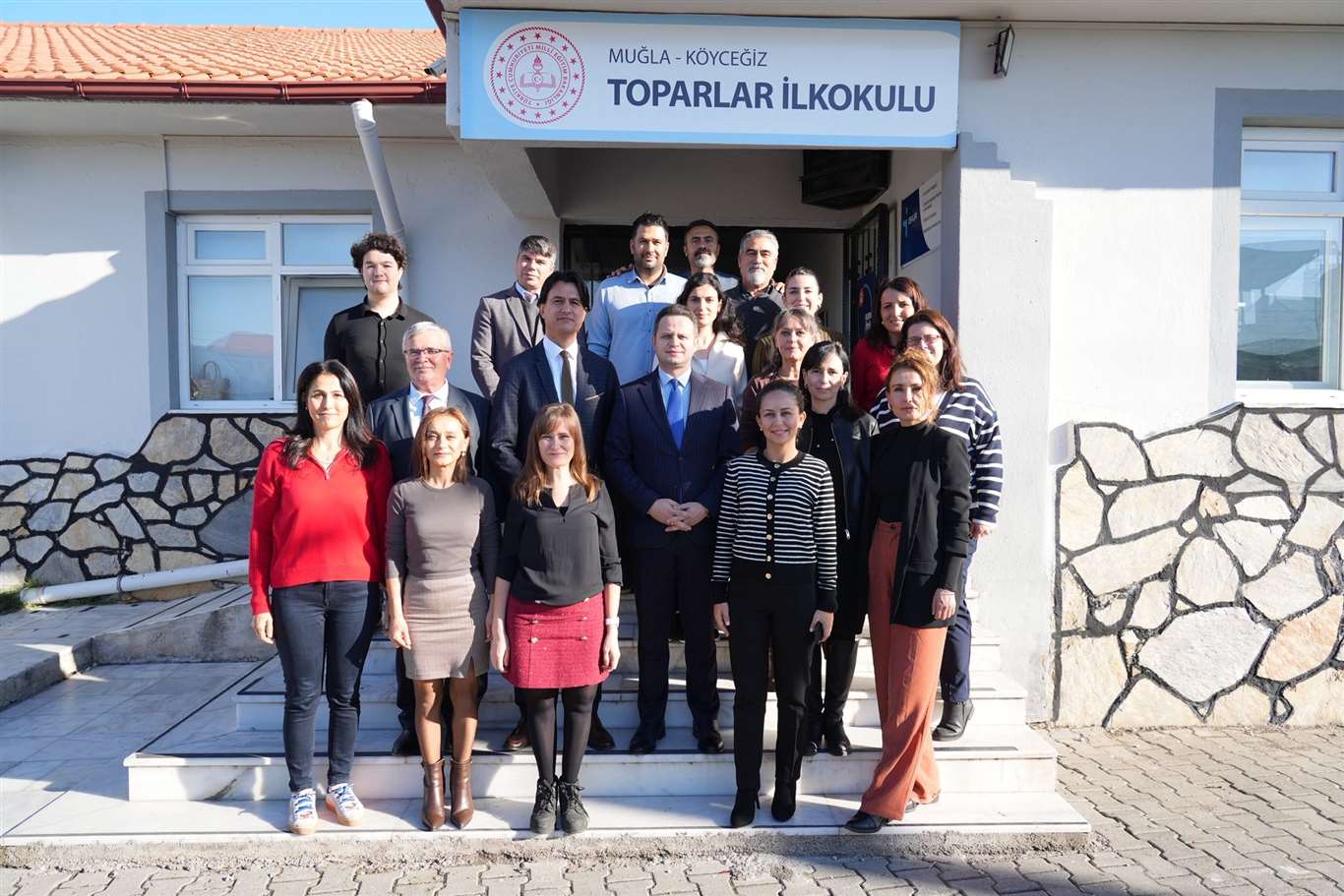   İl Milli Eğitim Müdürü Çay, Köyceğiz'de öğrenci ve öğretmenlerle bir araya geldi haberi