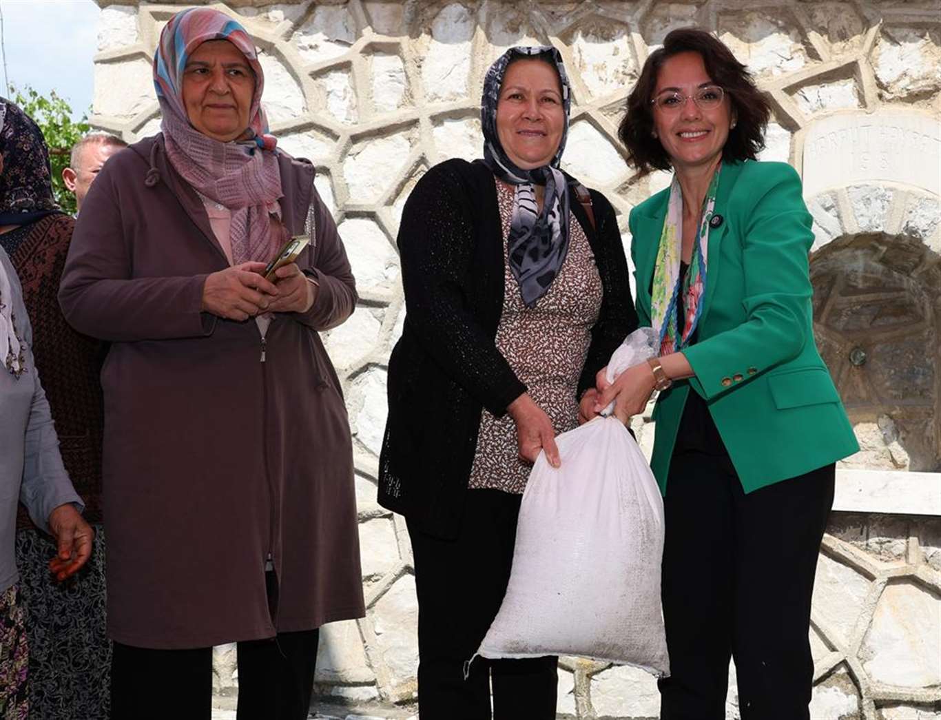 Çevre gününde 30 ton kireç dağıtıldı, badana yapıldı haberi