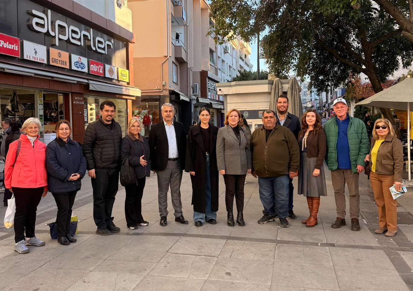  CHP Marmaris İlçe Örgütü, esnaf ve vatandaşların sorunlarını dinledi haberi