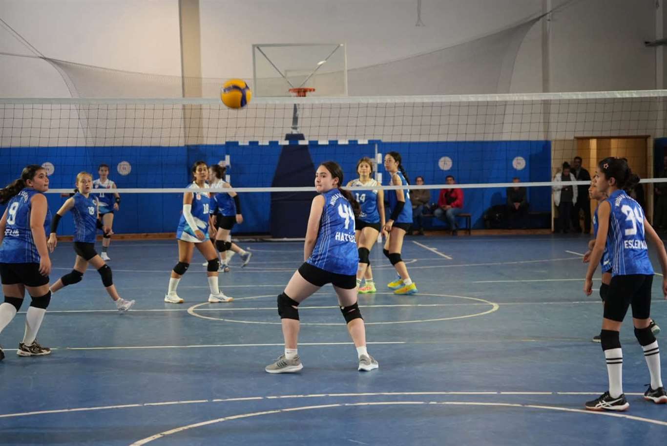Muğla'da Cumhuriyet coşkusu voleybol sahasına taşındı haberi