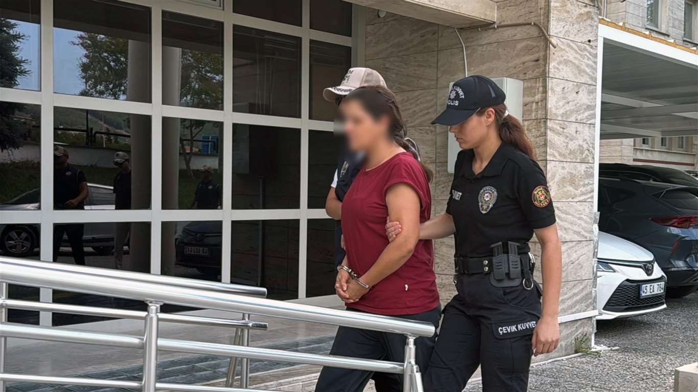 Darbeci FETÖ'cü Burkay Karatepe'nin ablası adliyeye sevk edildi haberi