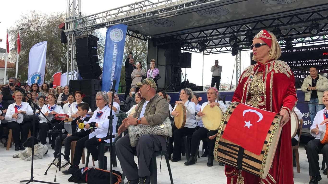  Datça'da 7. Badem Çiçeği Festivali coşkuyla başladı haberi