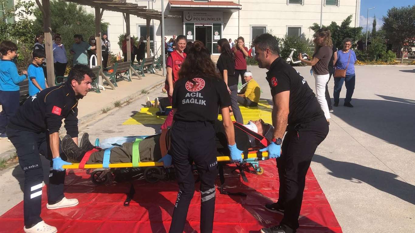    Datça Devlet Hastanesi'nde deprem ve yangın tatbikatı gerçeğini aratmadı haberi