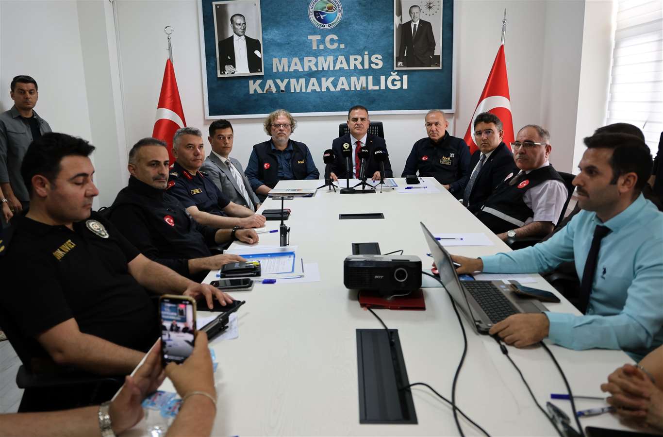 Muğla, 5.8'lik deprem ile sarsıldı: 1 öğrenci hayatını kaybetti, 75 kişi yaralandı haberi