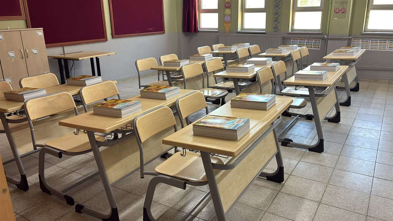 Yatağan'da 120 bin ders kitabı öğrencilerin sıralarında hazır haberi