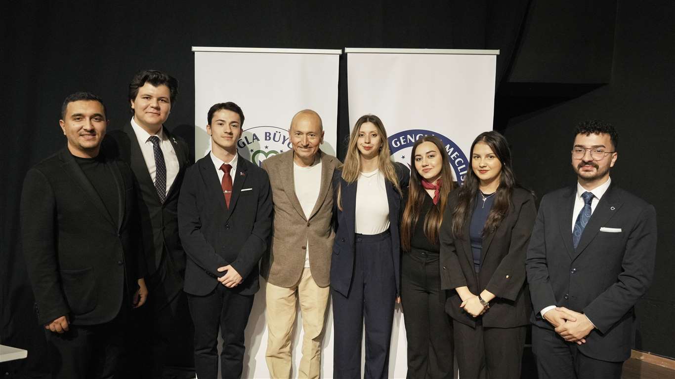    Diplomasi Sohbetleri'nde gençler, Fahri Konsolos Berber'le buluştu haberi