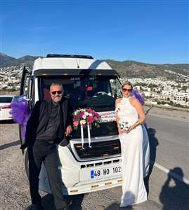  Bodrum'da dolmuş gelin arabası oldu haberi