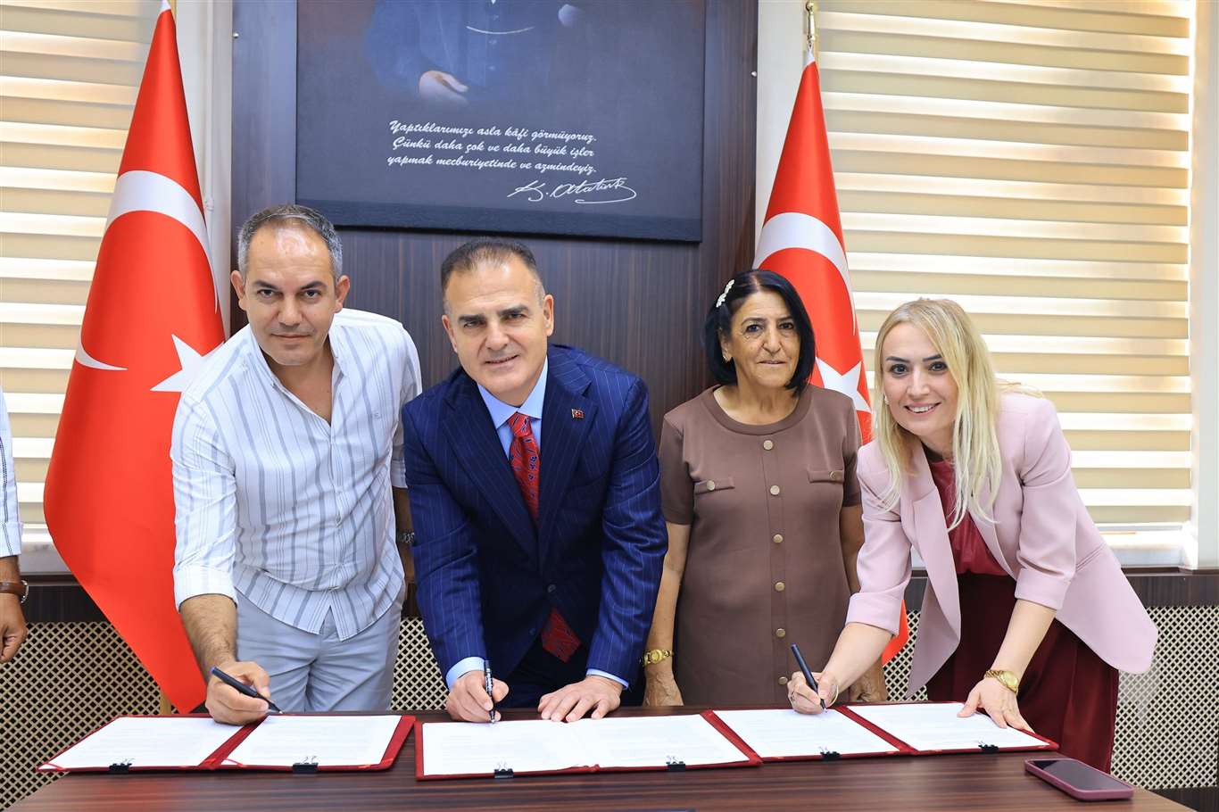  Düğerek Mahallesine hayırsever aileden Aile Sağlığı Merkezi ve 112 İstasyonu haberi