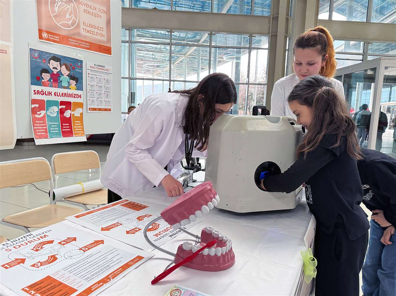    Muğla Eğitim ve Araştırma Hastanesi'nde el ve ağız hijyeni farkındalık etkinliği haberi