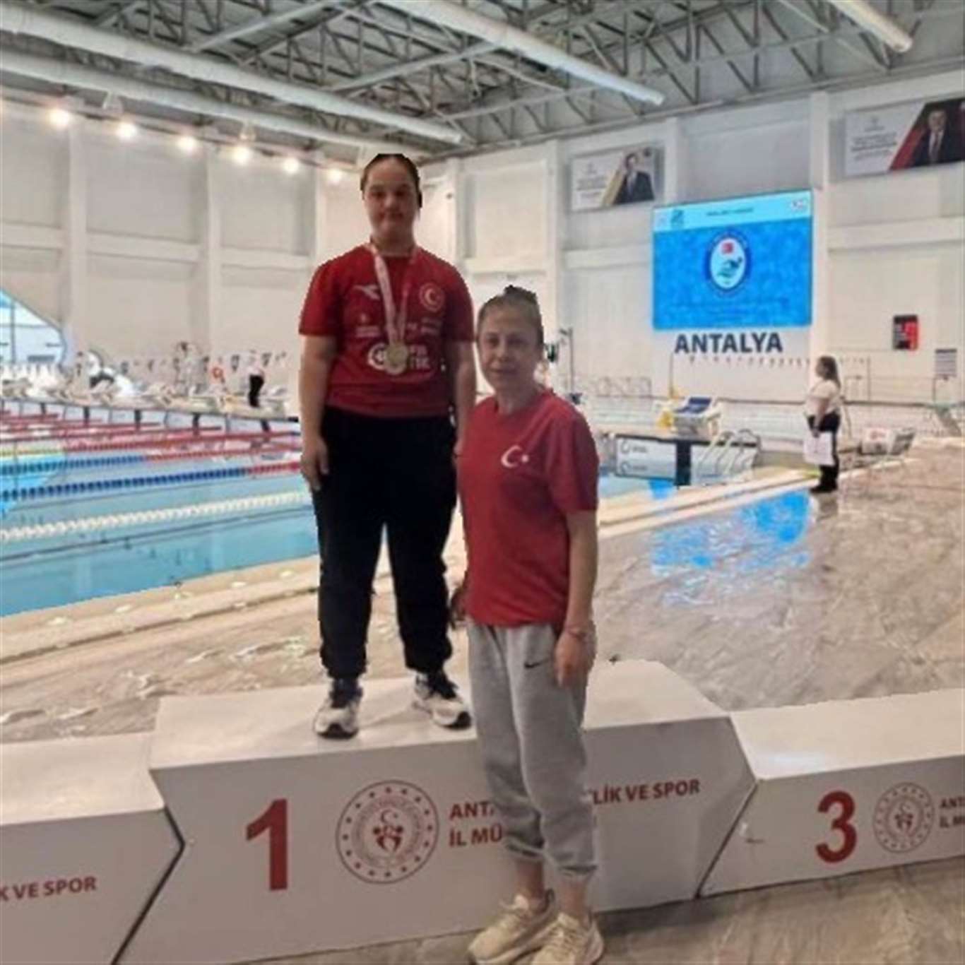 Özel sporcu Elif Oral, Türkiye Şampiyonası'na damga vurdu haberi