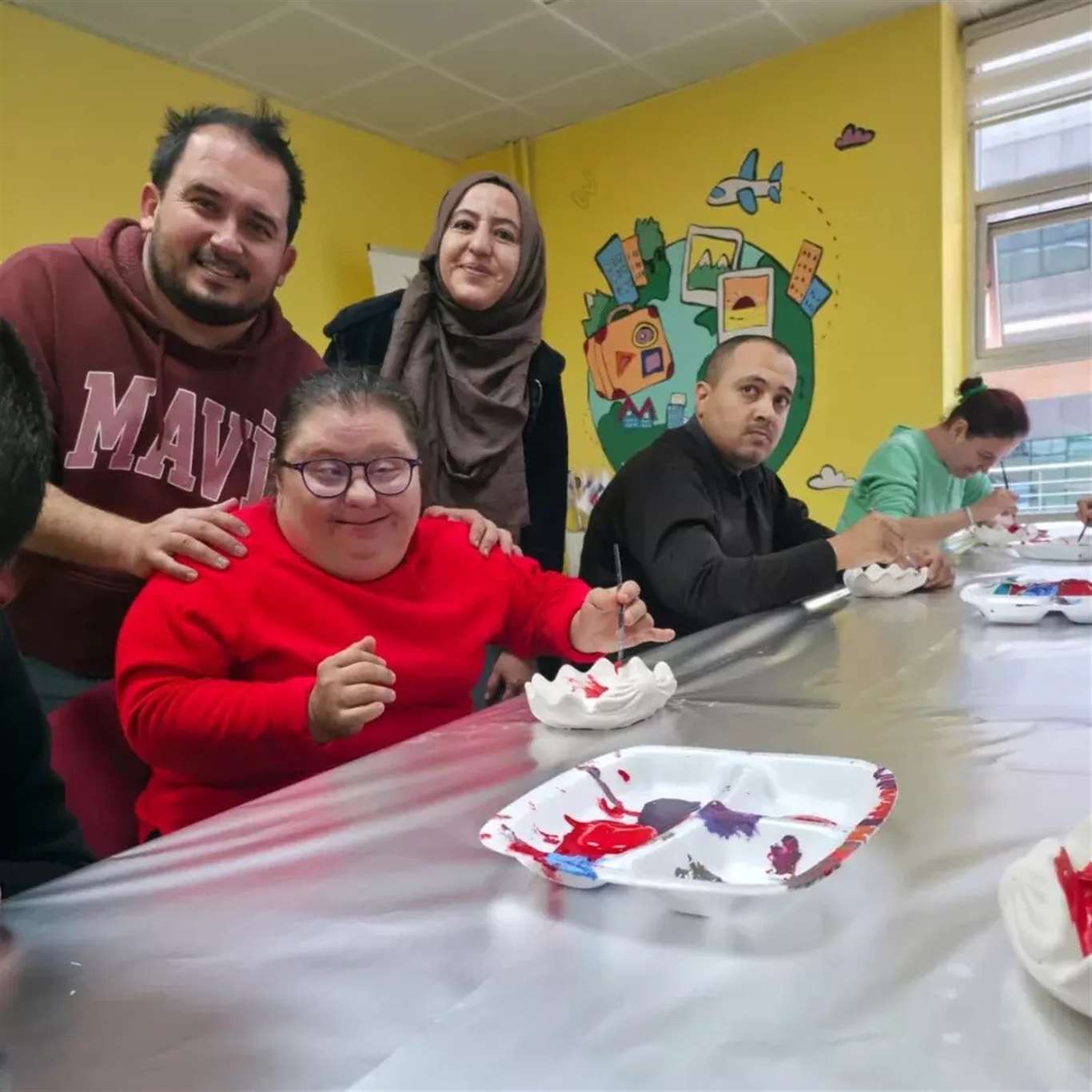    Muğla'da engelleri sanatla aştılar: Seramik boyama atölyesi düzenlendi haberi