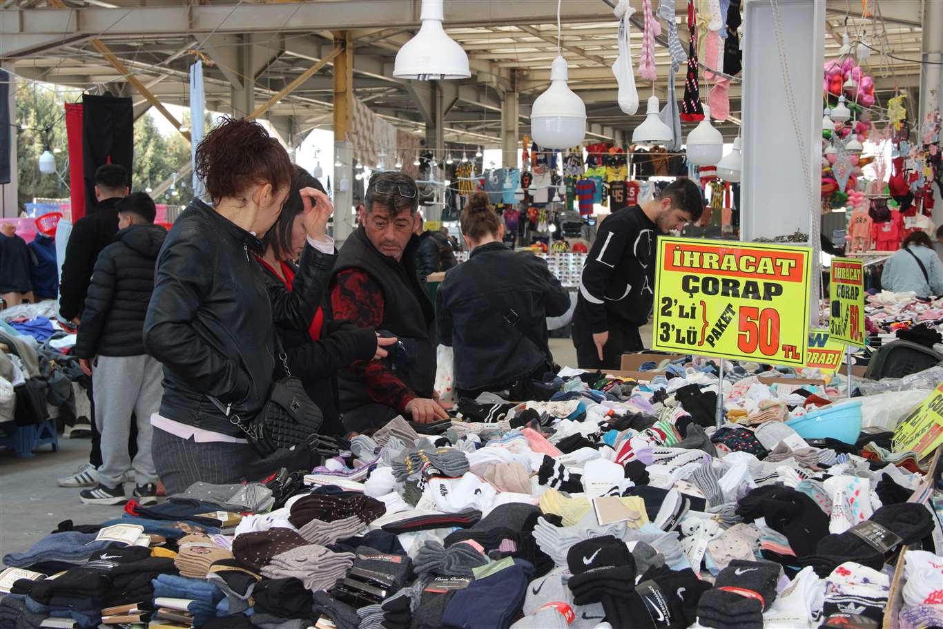       Festivalin organizatörü İsmail Gülgün: 'Halkımız memnun, katılım yoğun' haberi
