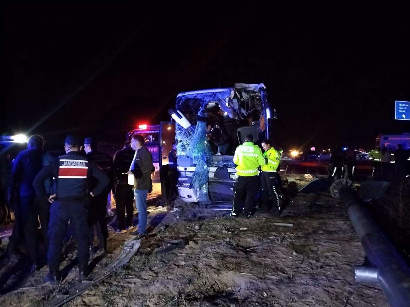       Fethiye-İstanbul seferi kaza yaptı: 1 ölü, 13 yaralı haberi