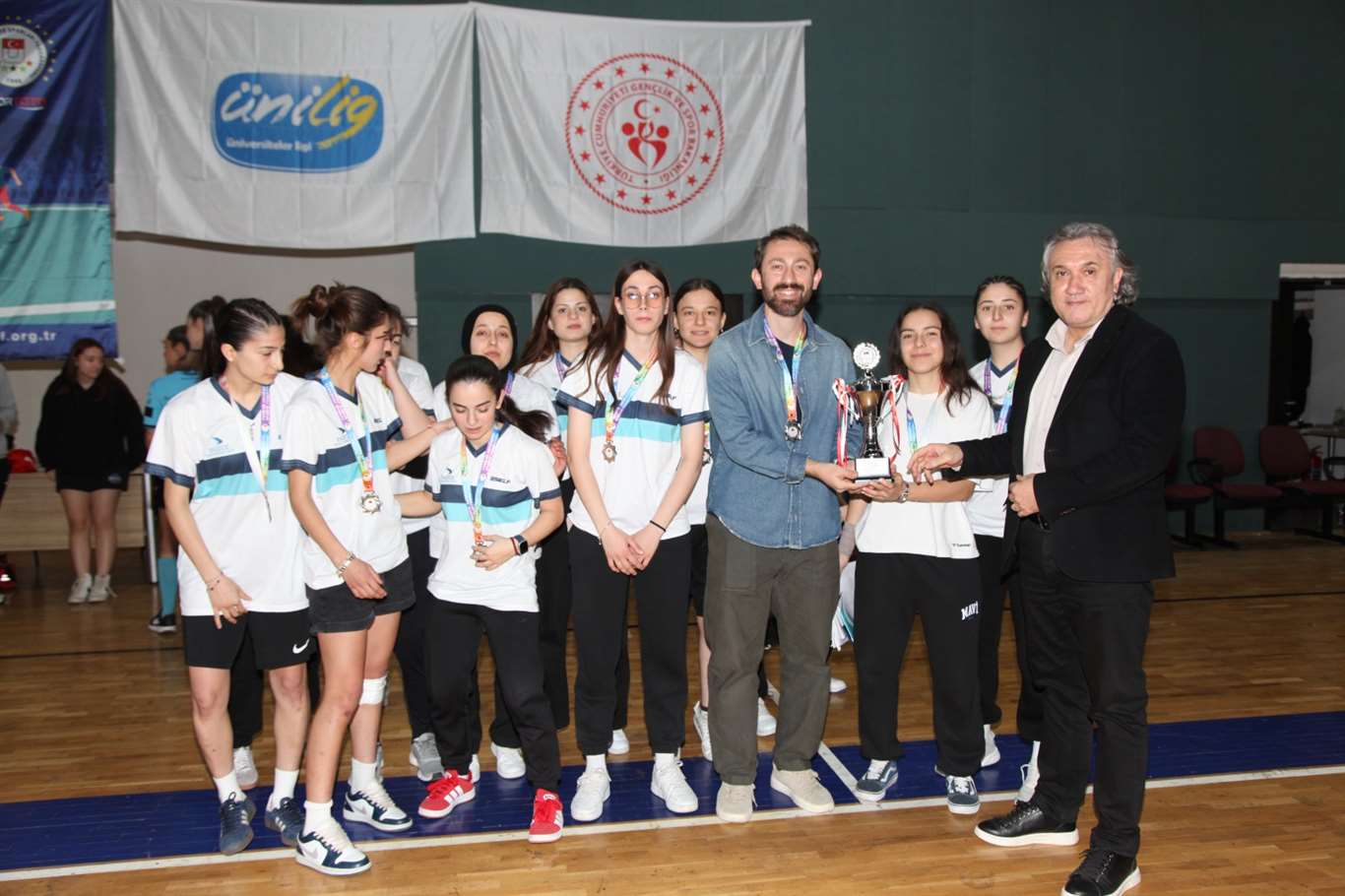 MSKÜ Kadın Futsal Takımı şampiyon oldu, Süper Lig'e yükseldi haberi