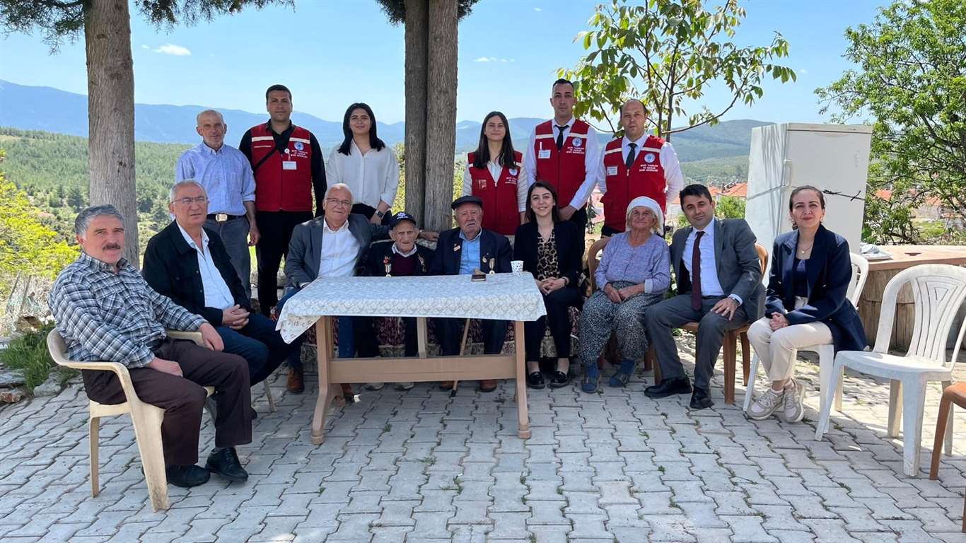    Muğla Büyükşehir'den Kore Gazisi Mehmet Gün'e 95. yaş sürprizi haberi