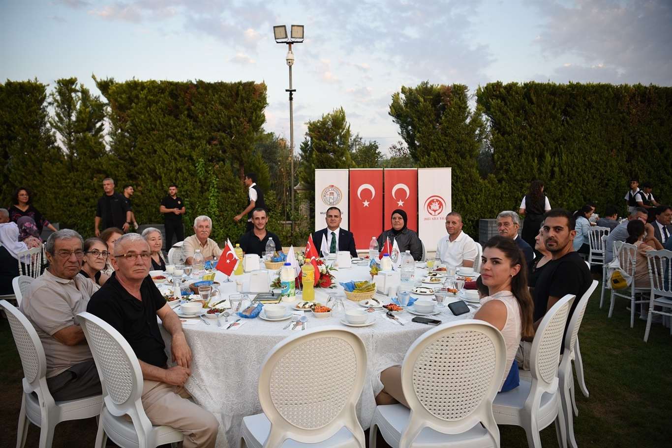 Vali Akbıyık, şehit yakınları ve gazilerle bir araya geldi haberi