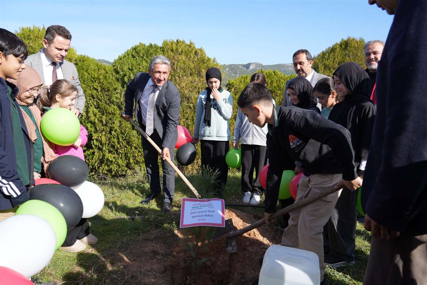       Gazze'deki çocukların hatırasına Muğla'da fidan dikildi haberi