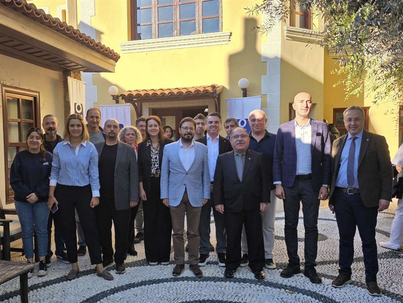 Geleceğin inşaat mühendisleri baretlerini taktı haberi