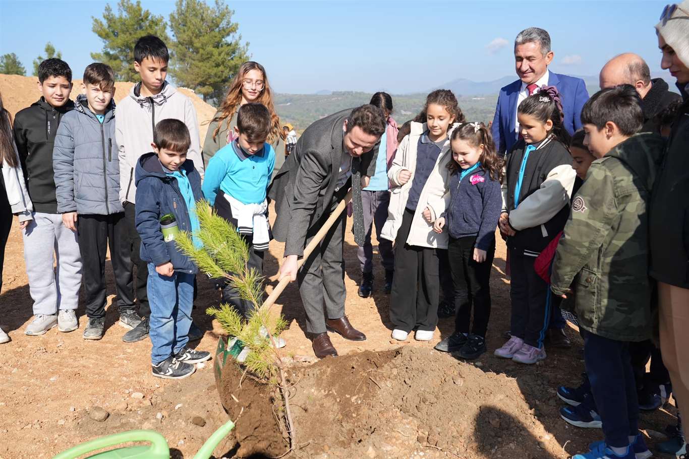 Muğla'da öğrenciler ve öğretmenler 