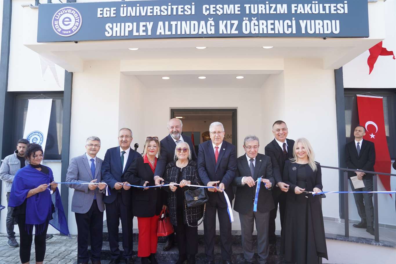 Genel Müdür Erkılınç İzmir'de yurt açılışına katıldı haberi