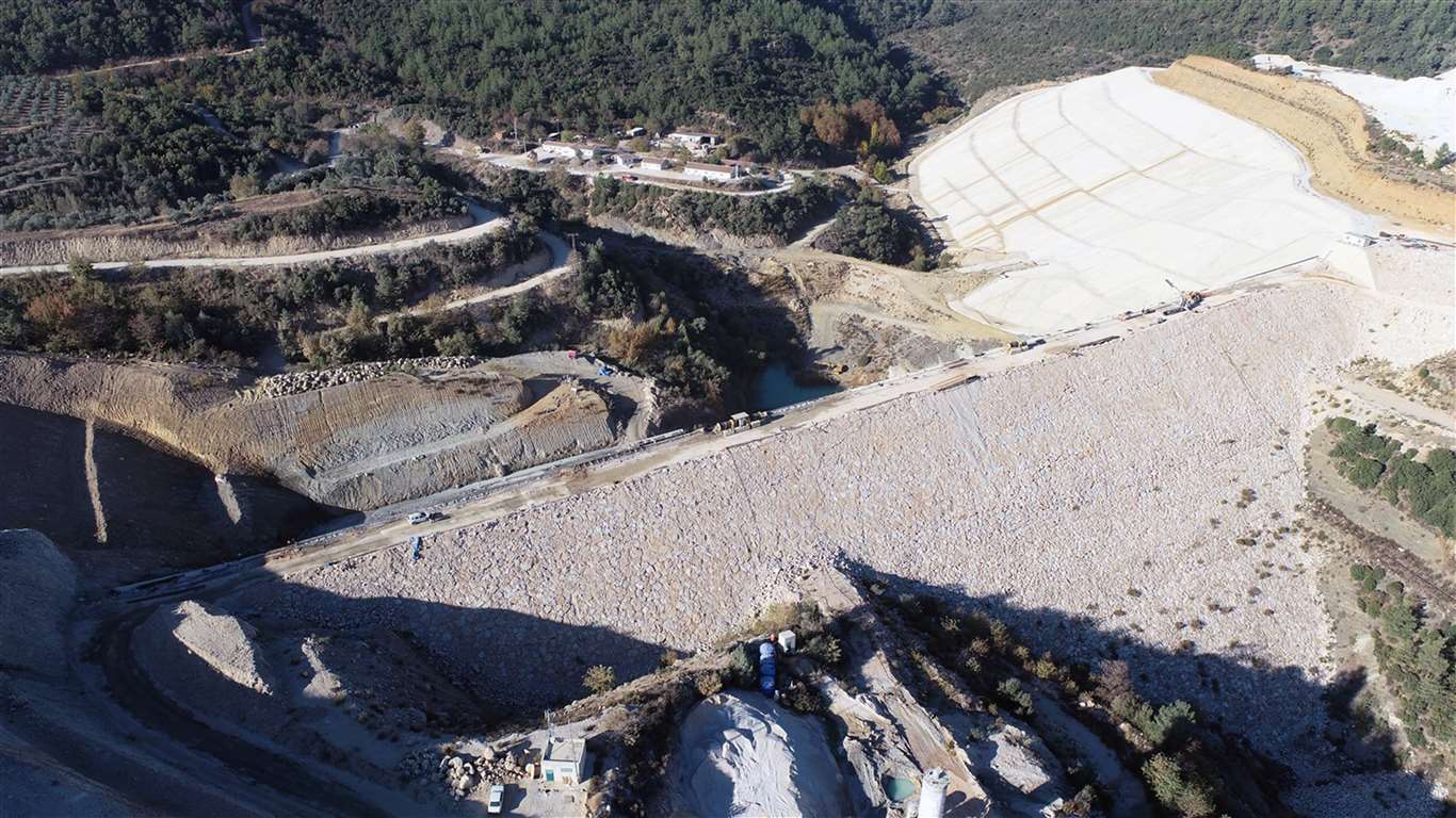 Girme Barajı'nın ön yüz beton imalatı çalışmalarına başlandı haberi