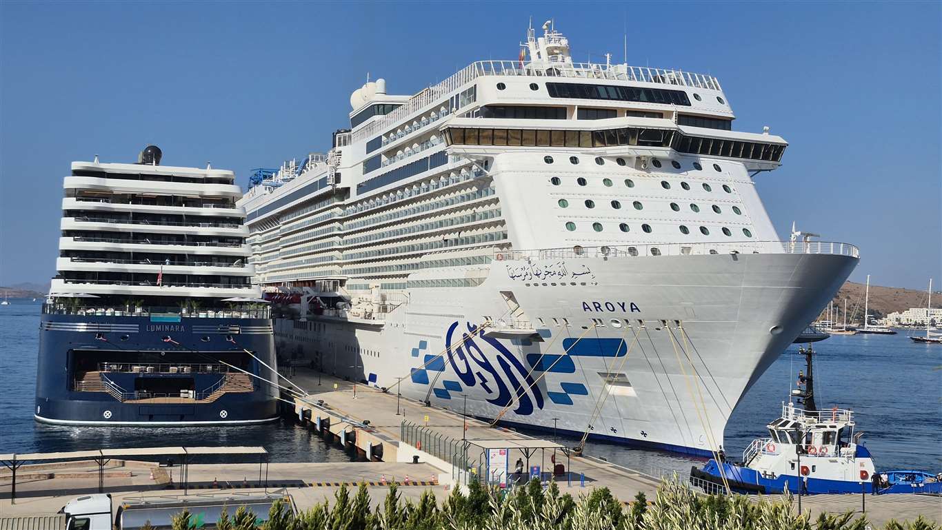 Bodrum'a 2 gemi birden geldi haberi