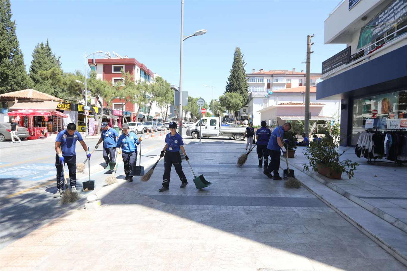 Büyükşehir'den 13 ilçede kapsamlı temizlik çalışması haberi