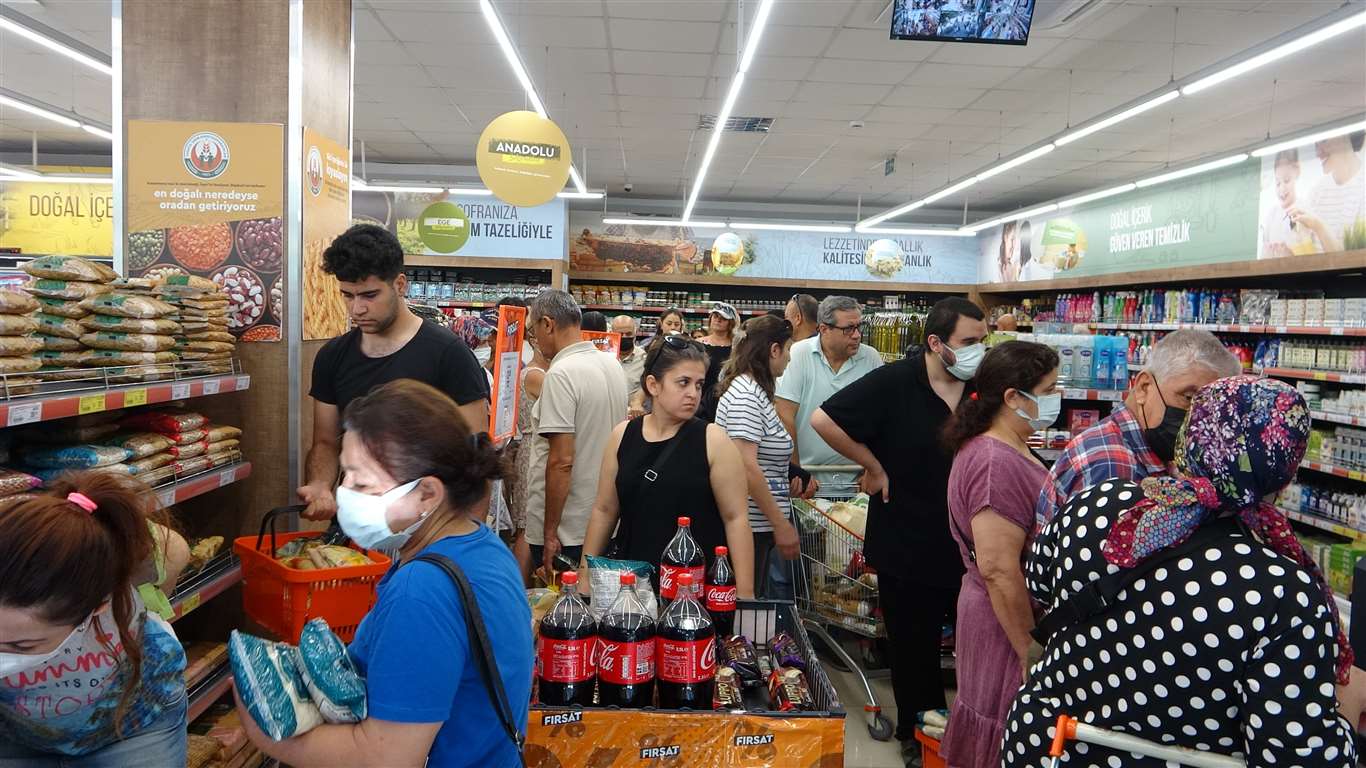 Muğla'daki Tarım Kredi Kooperatifi marketlerinde indirim yoğunluğu haberi