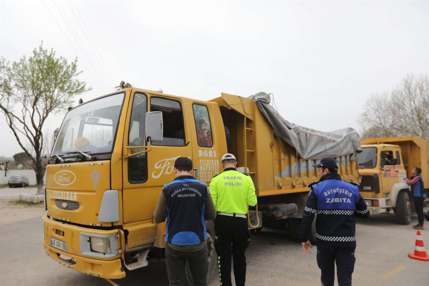 Büyükşehir kaçak hafriyatla mücadelede denetimlerini sürdürüyor haberi