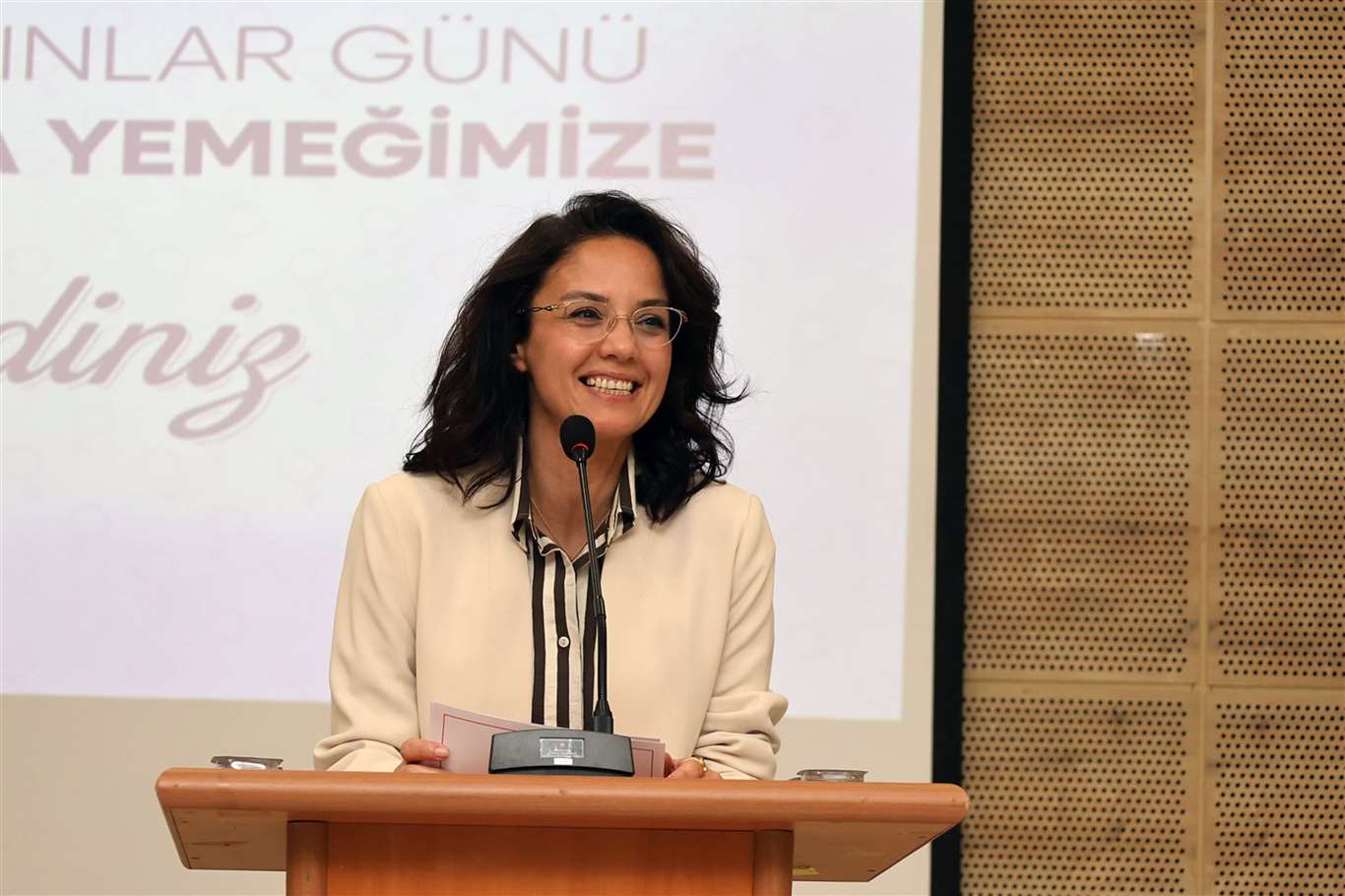 Menteşe Belediyesi'nden kadın çalışanlara 6 ay ücretli doğum izni haberi