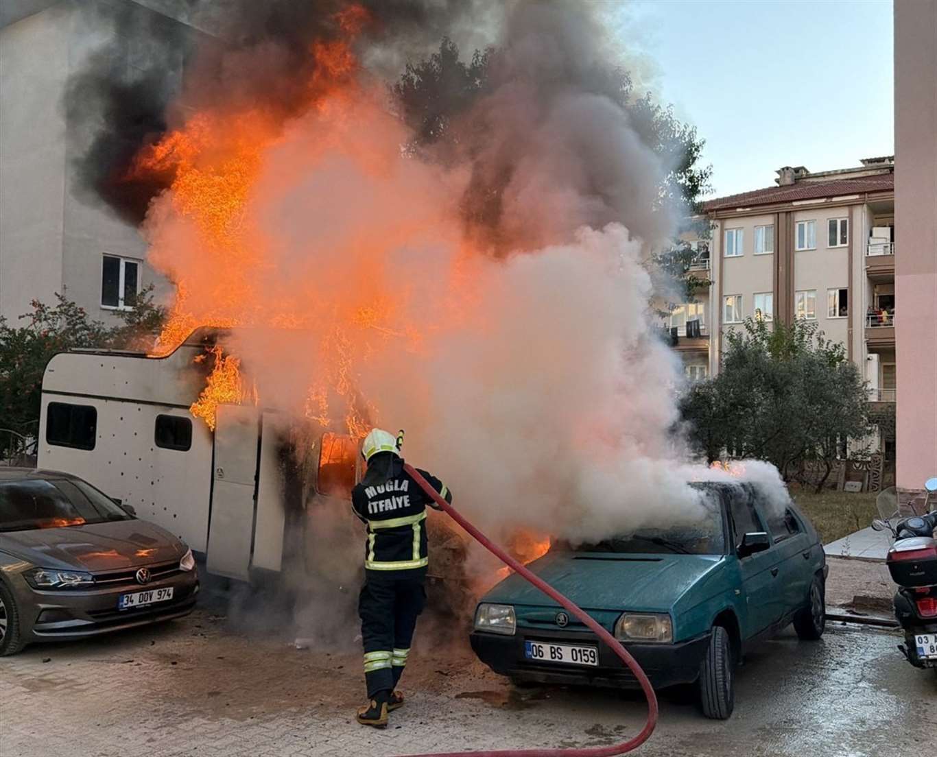 Menteşe'de karavan küle döndü haberi