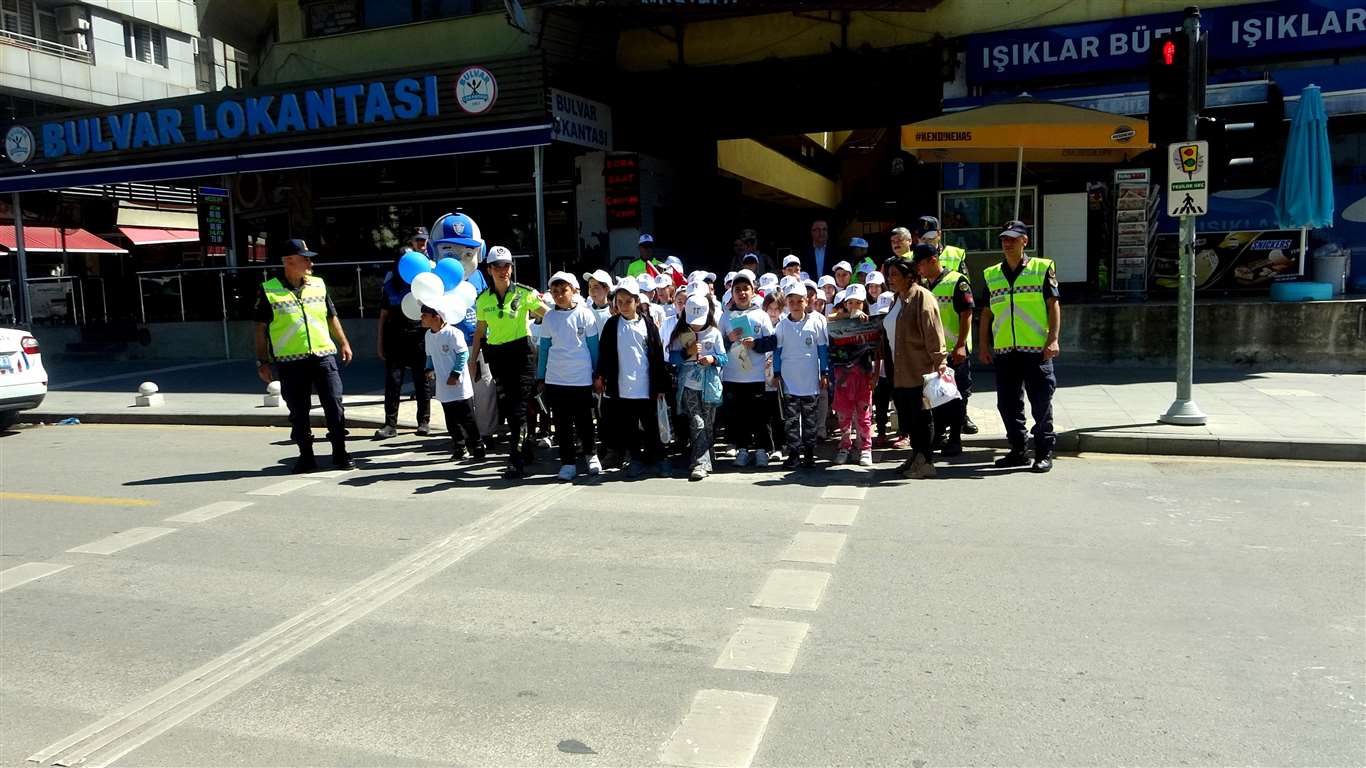      Karayolu Trafik Haftası etkinlikleri Menteşe'de başladı haberi