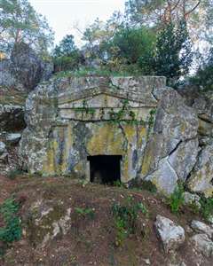 Marmaris Ticaret Odası'ndan 2 bin yıllık kaya mezarlarına kameralı koruma desteği haberi