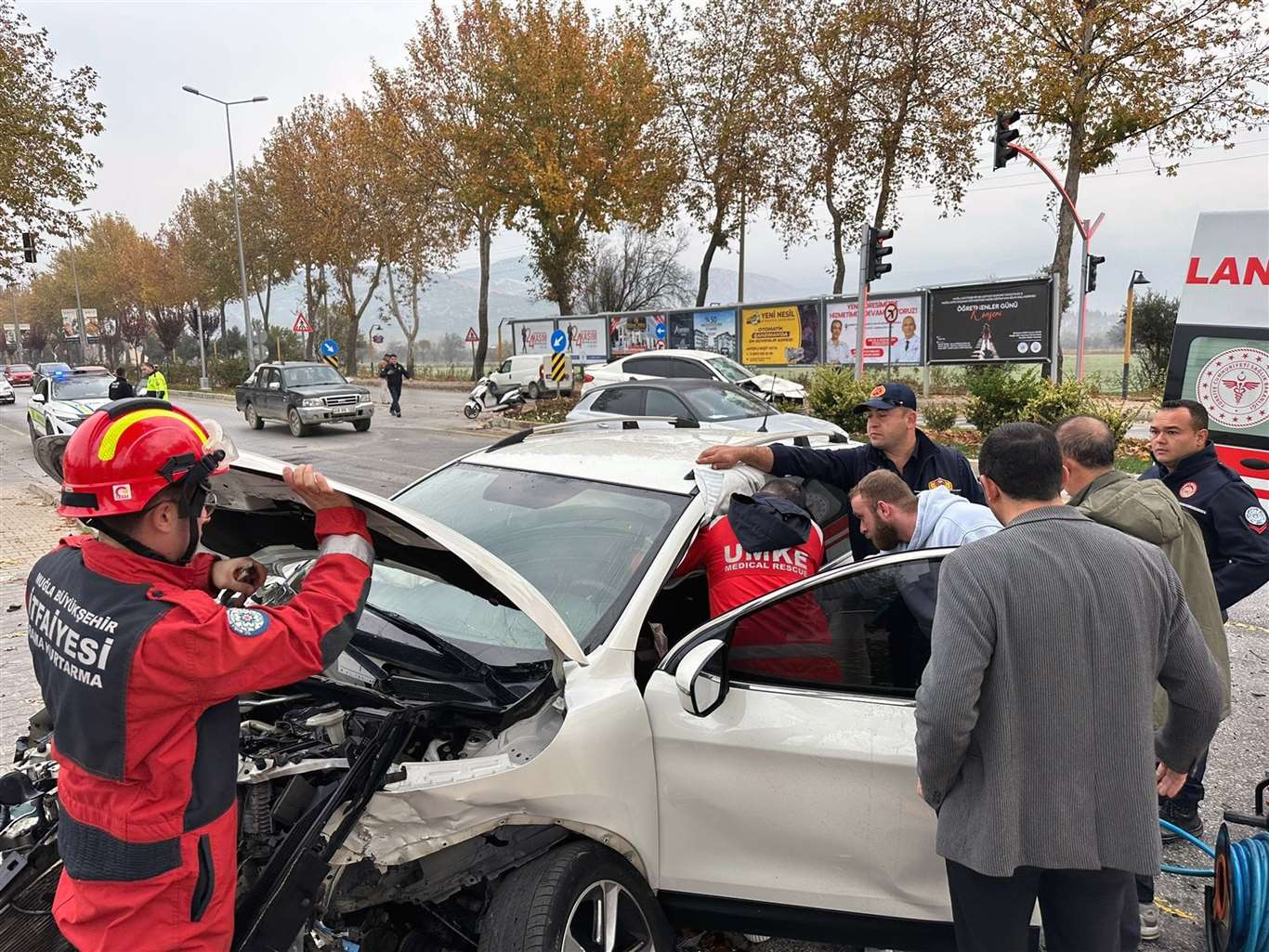 Menteşe'de kırmızı ışık ihlali kazaya neden oldu: 2 yaralı haberi
