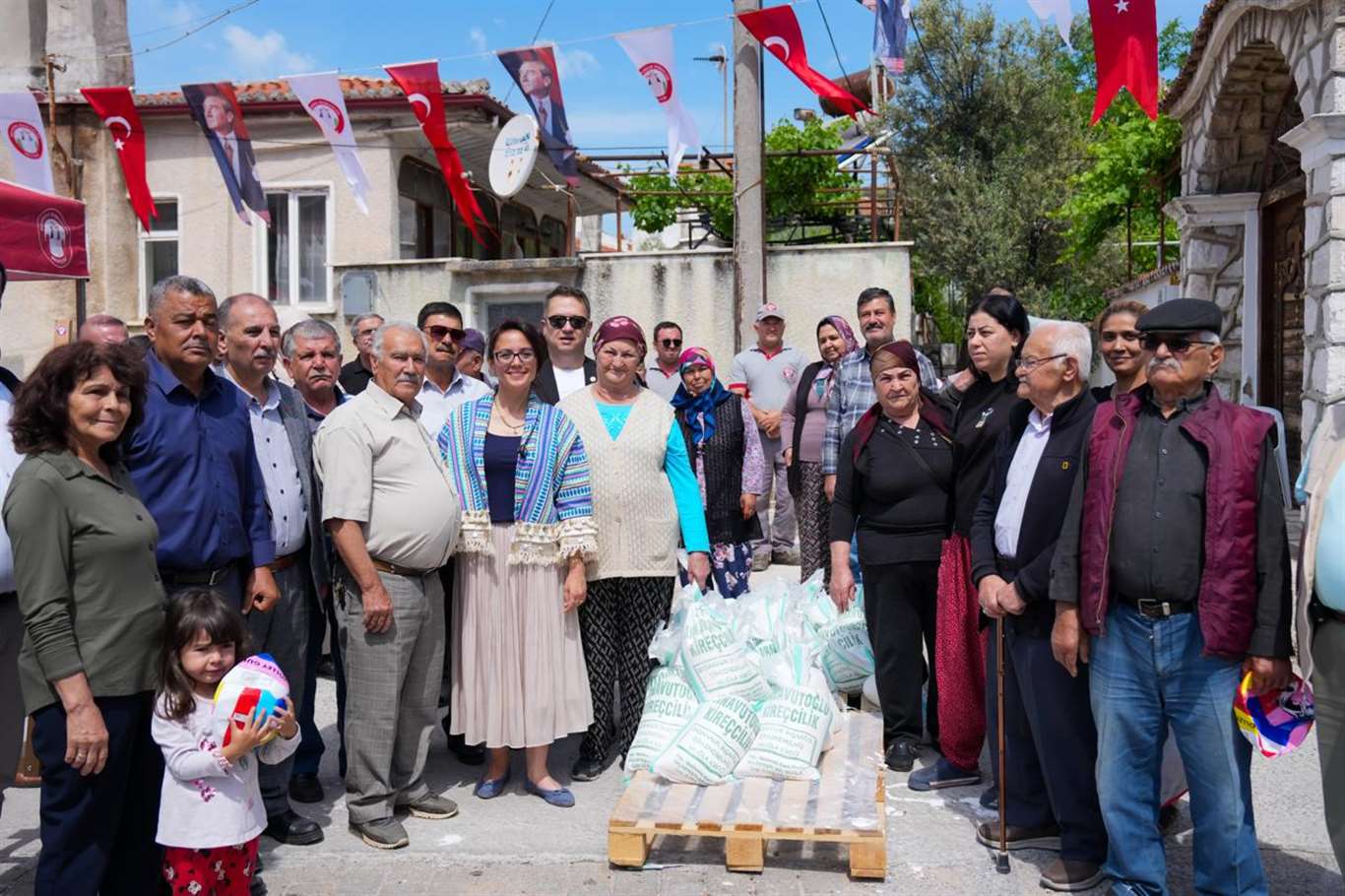 Menteşe'de dünya çevre gününde 1 ton kireç dağıtıldı haberi