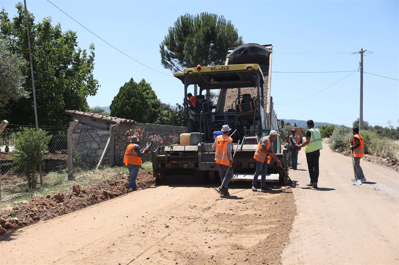  Büyükşehir'in kırsaldaki yol yatırımları devam ediyor haberi