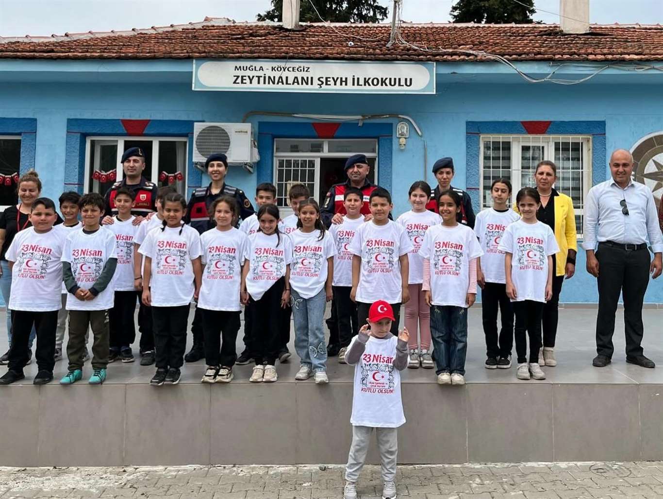 Köyceğiz Jandarması öğrencilerin yüreklerini ısıttı haberi