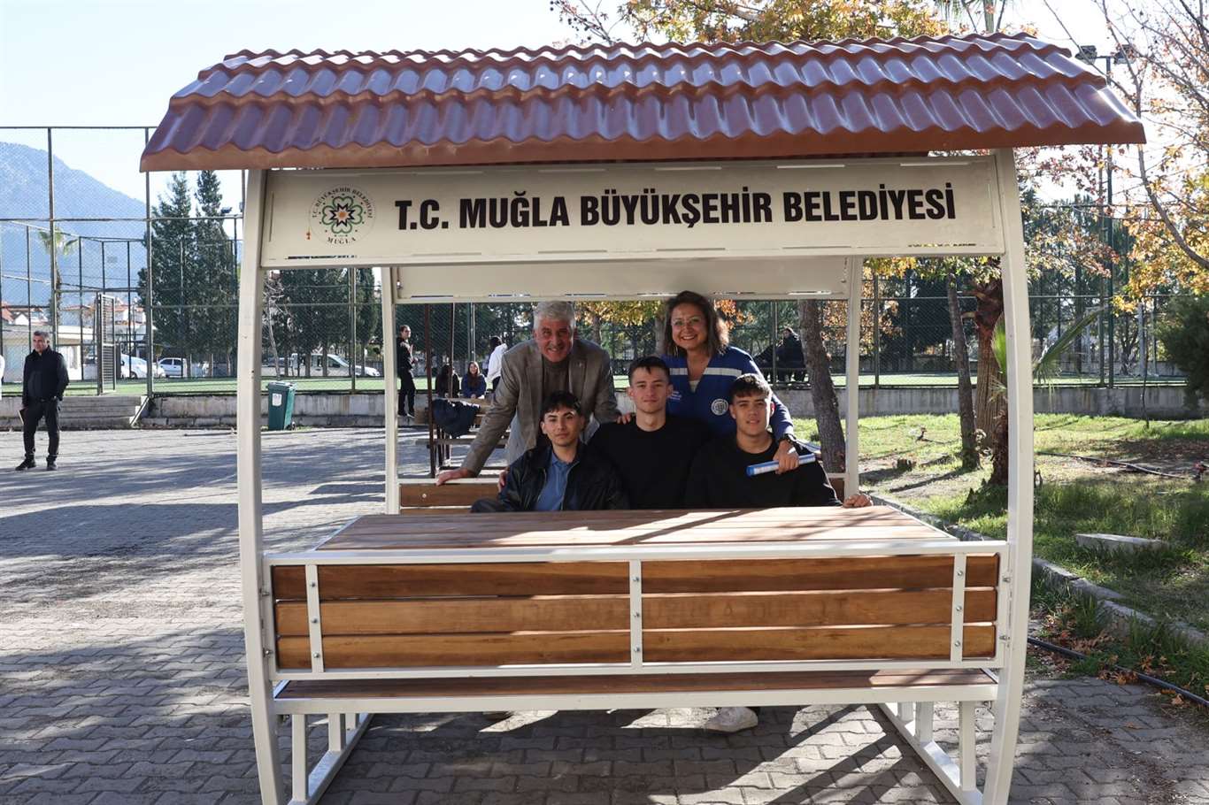  Muğla Büyükşehir'den Köyceğiz'e kent mobilyası desteği haberi