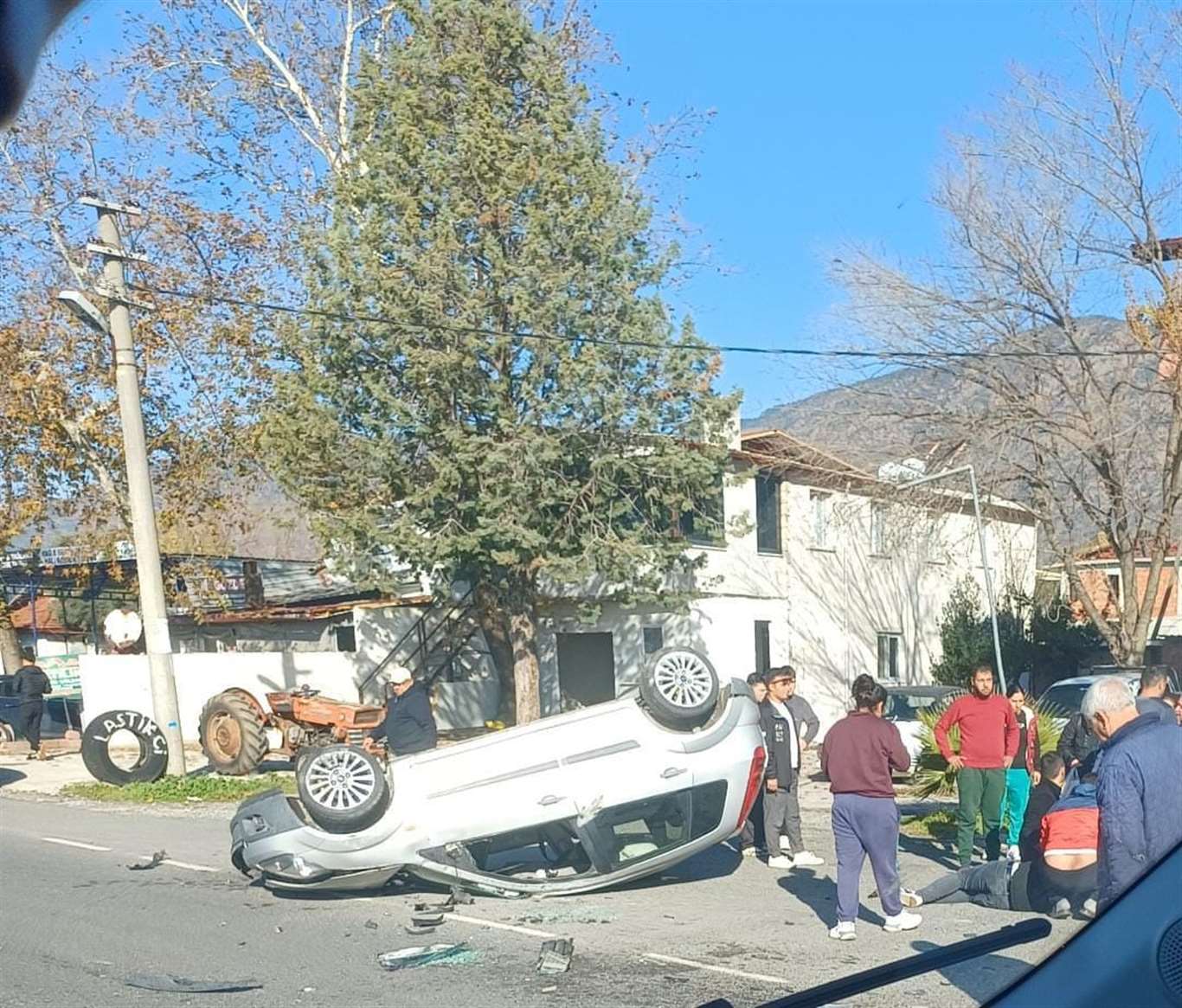 Köyceğiz'de trafik kazası: 1'i bebek 4 kişi yaralandı haberi