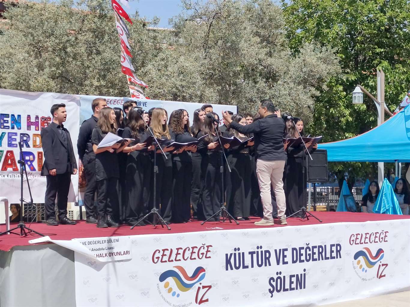 Menteşe'de kültür şöleni yoğun ilgi gördü haberi
