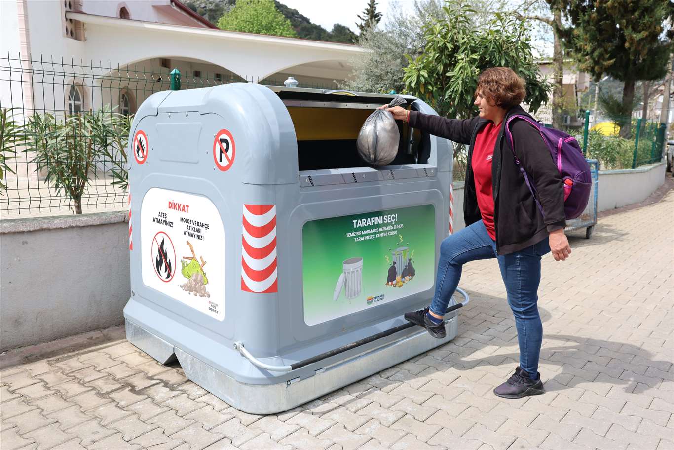 Marmaris'te akıllı konteynerler hizmete girdi haberi