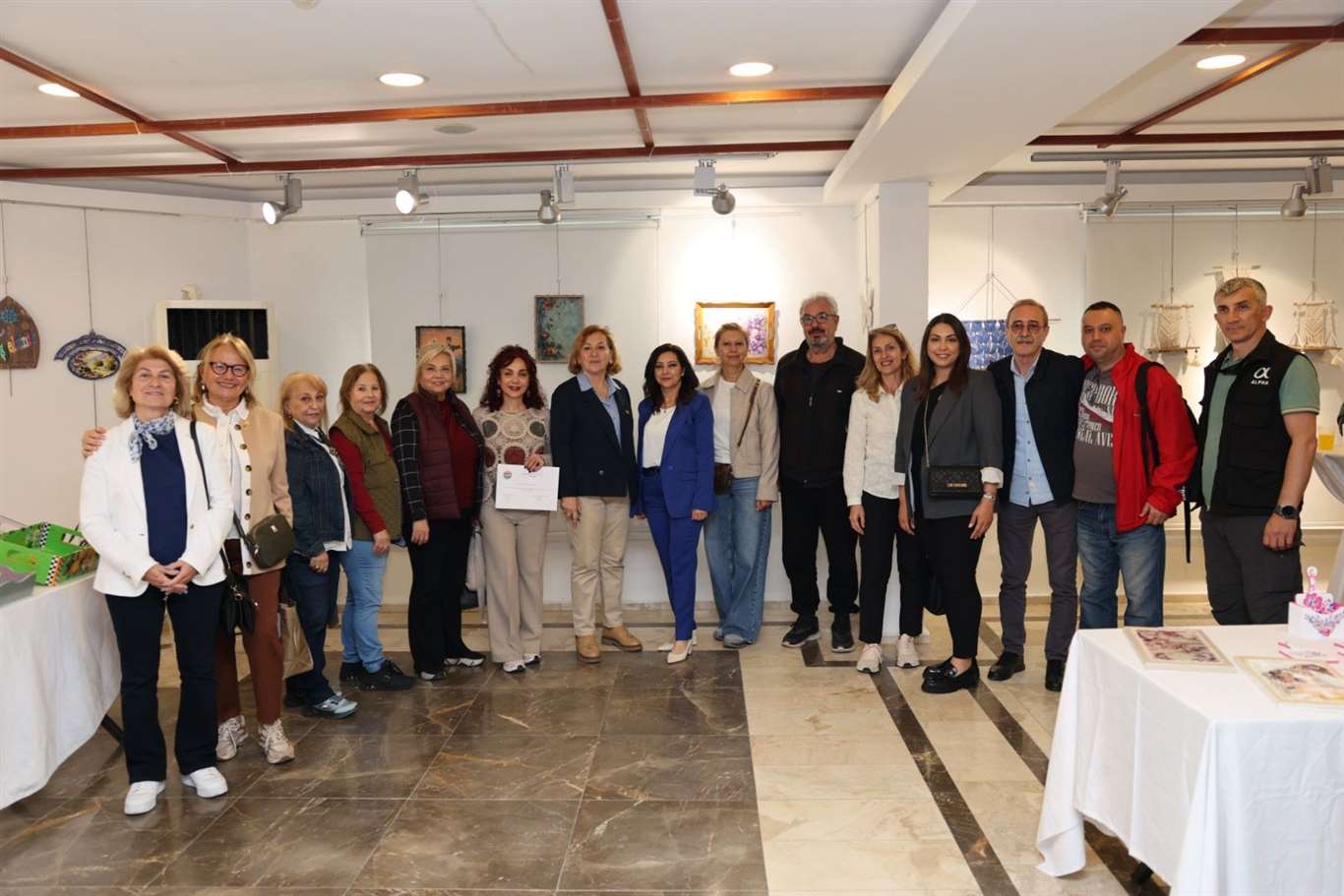  Marmaris'te el emeği eserler görücüye çıktı haberi