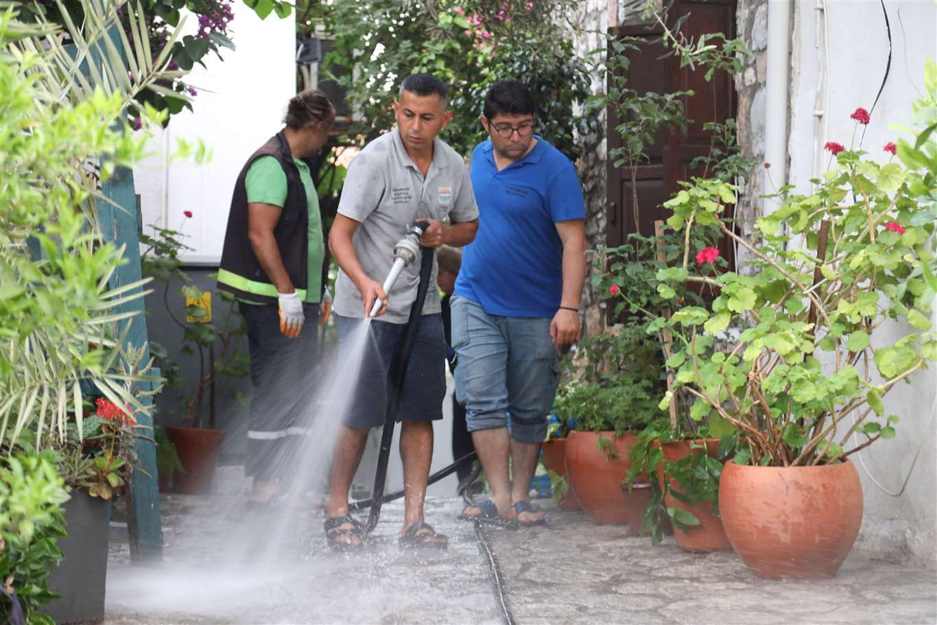       Marmaris'te kale sokaklarında yaz temizliği yapıldı haberi