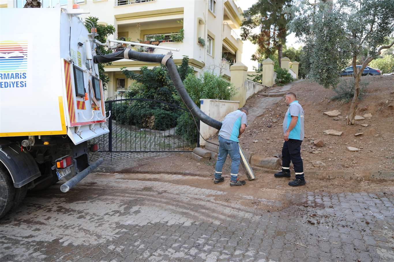 Marmaris'te temizlik çalışmaları sürüyor haberi