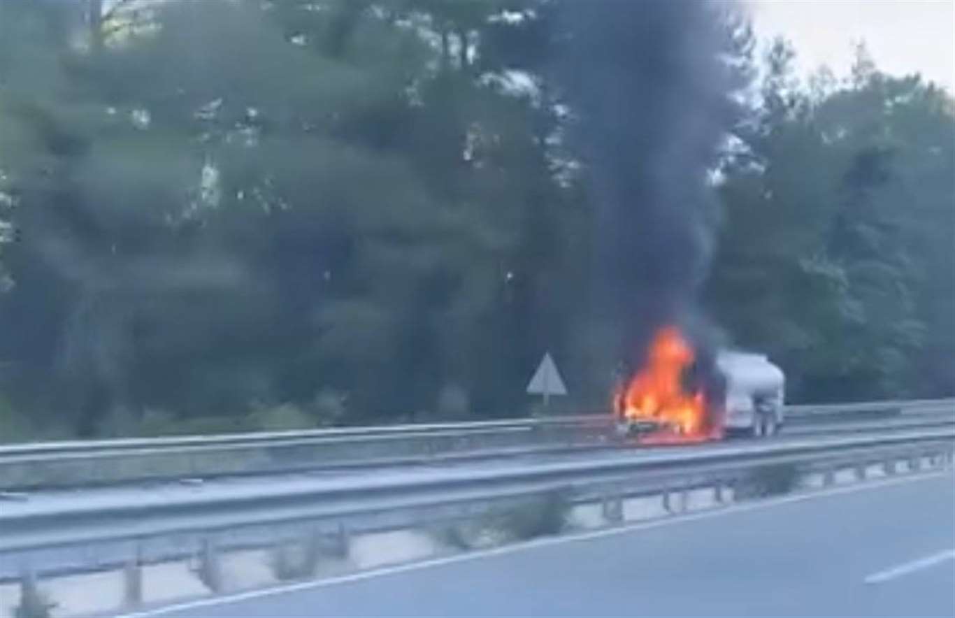 Marmaris'te mazot tankeri alev aldı, facia son anda önlendi haberi