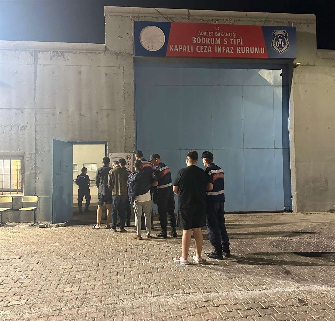 Mekanı kurşunlayan şüpheliler Bodrum'da yakalandı haberi