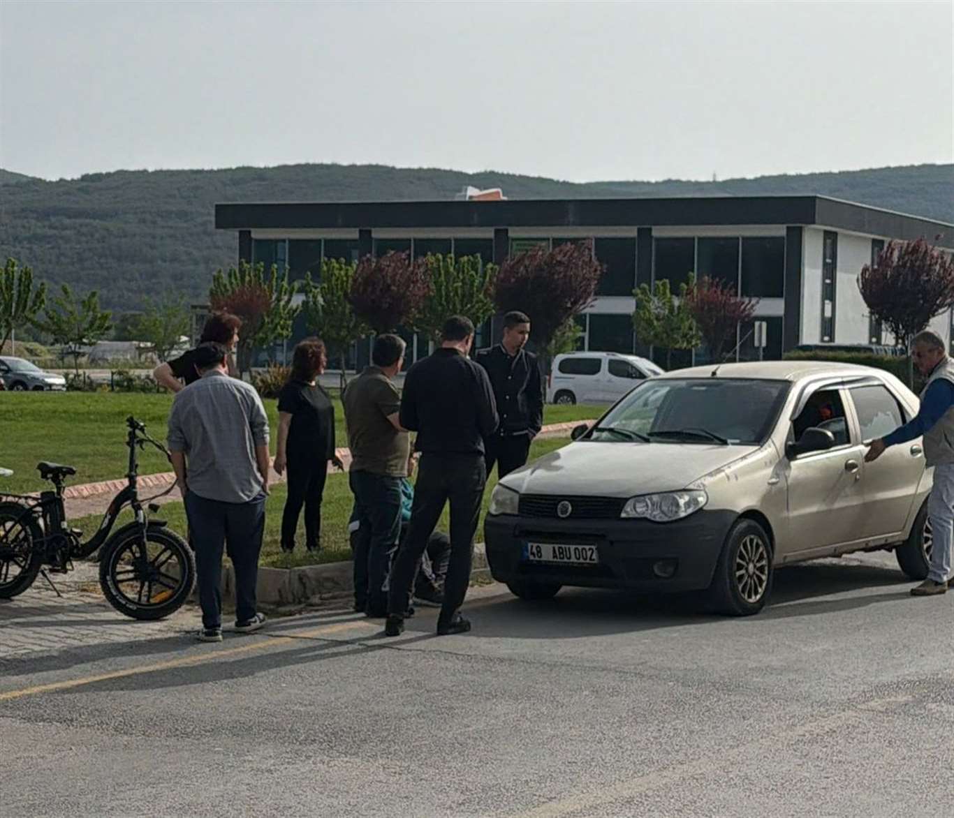 Menteşe'de bisiklet ile otomobil çarpıştı: 1 yaralı haberi